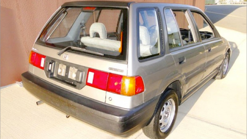 Illustration for article titled Used Car Face Off: What $5,000 Buys You These Days